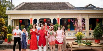 Ưng Hoàng Phúc lần đầu kết hợp với “quái vật underground” quẩy tưng bừng trong mv mới.