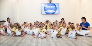 Top 2 Hoa hậu Hoàn vũ Việt Nam 2023 trao tặng những phần quà ý nghĩa cho các em nhỏ tại mái ấm Chúc Từ