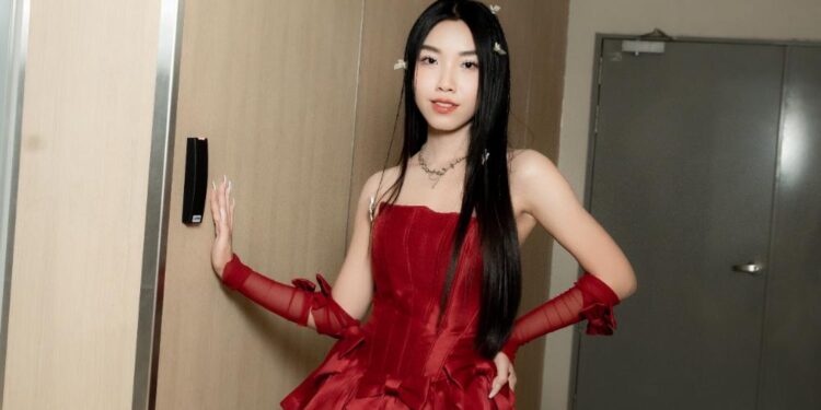 Dàn nghệ sĩ cùng hội tụ tại thảm đỏ WeChoice Awards với trang phục chỉn chu, bắt mắt.