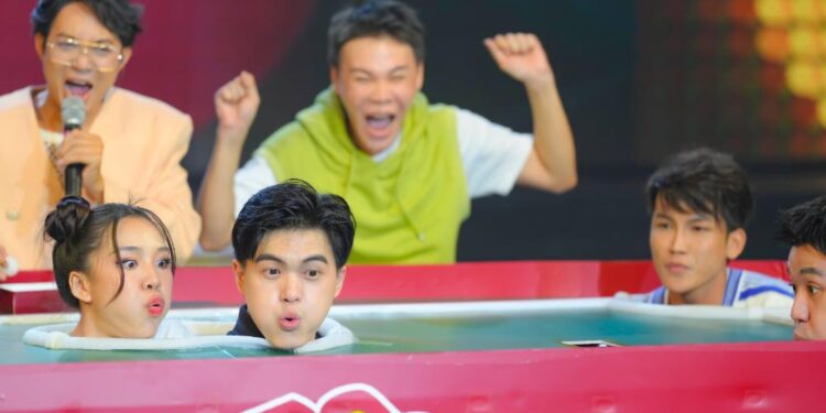 4 Chàng Trai “đẹp như hoa” nhà Tiêu Minh Phụng chinh phục thử thách nhận 10 triệu đồng