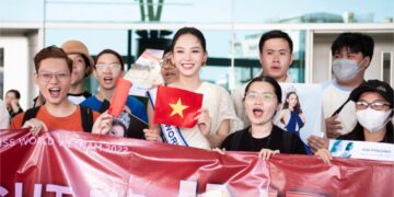 Hoa hậu Mai Phương  xuất hiện tại sân bay, sẵn sàng đến với Miss World