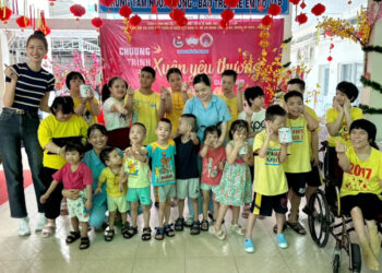 Hoa hậu Liên lục địa 2022 trao quà Tết cho các em nhỏ tại Trung tâm Nuôi dưỡng Bảo trợ Trẻ em Gò Vấp