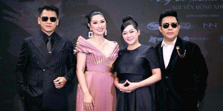 Quang Lê: Nguyễn Hồng Nhung là ca sĩ đắt show nhất hải ngoại