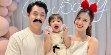 Đông Nhi – Ông Cao Thắng chính thức công khai giới tính nhóc tỳ thứ 2, phản ứng của bé Winnie mà hạnh phúc lây!