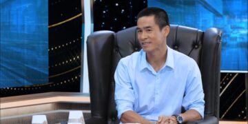 Kính Đa Chiều: Nhà thơ Phong Việt trải lòng về cách làm thơ hiện đại