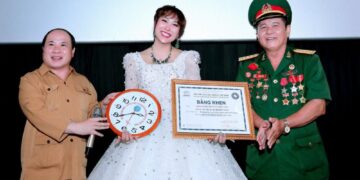 Nhà sản xuất Phi Thanh Vân ngập tràn hạnh phúc trong ngày ra mắt phim “Bí mật gia tộc”