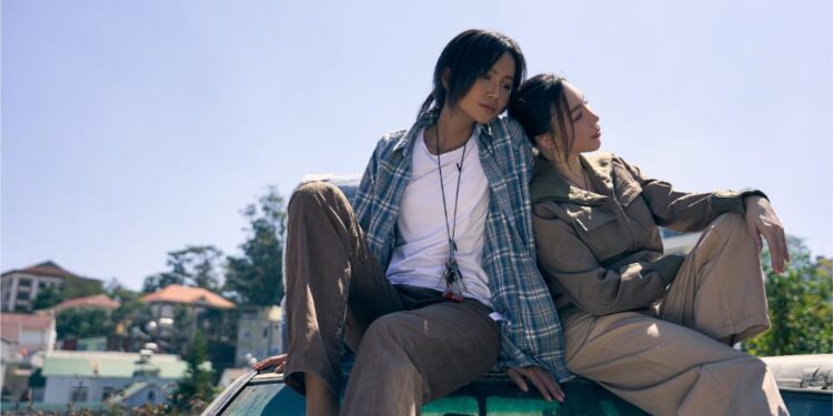 Hồ Quỳnh Hương và H’Hen Niê đồng loạt hóa thân cô bốc vác lam lũ, hé lộ mối quan hệ đặc biệt trong teaser MV mới 