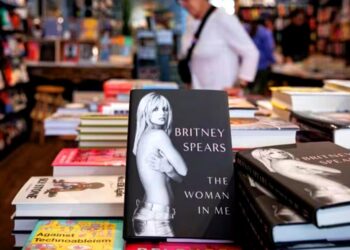 Xuất bản cuốn hồi ký gây chấn động của Bitney Spears tại Việt Nam