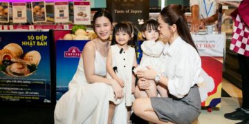 Đông Nhi – Phạm Quỳnh Anh đọ sắc chung khung hình, nhưng 2 nhóc tì mới là nhân vật chiếm spotlight