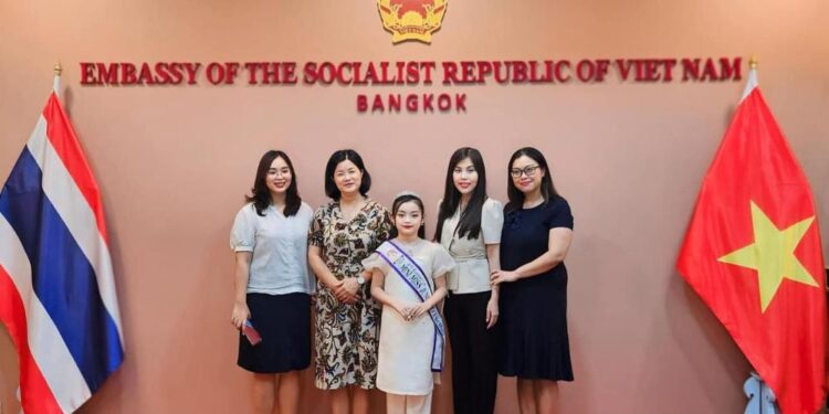 Trở về từ Thái Lan sau đăng quang, Á hậu Bảo Linh liên tục nhận các show diễn lớn