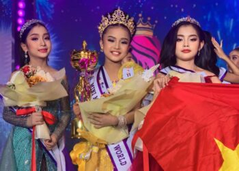 Nguyễn Trần Bảo Linh được trao vương miện Á hậu Mini Miss Junior Idol World 2024 trên đất Thái Lan