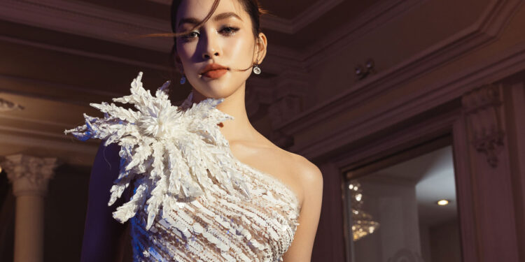 Ba mỹ nhân đình đám nhà Sen Vàng lộng lẫy tại Liên hoan phim Quốc tế TP.HCM