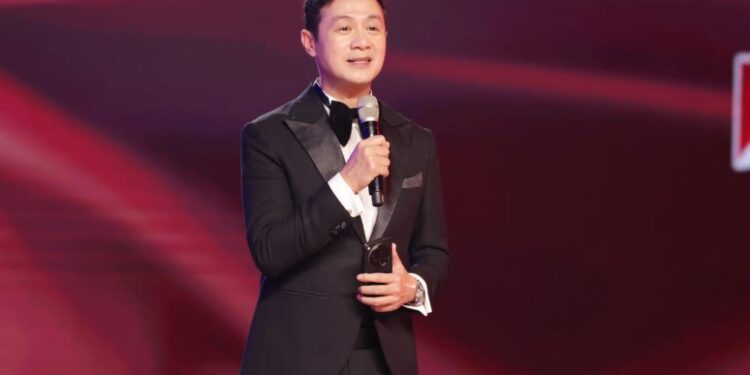 Anh Tuấn, Khánh Vy cùng nhau dẫn dắt Anh Trai Vượt Ngàn Chông Gai