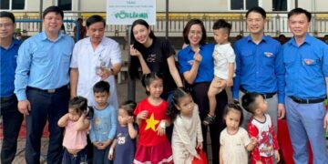 Chăm chỉ làm thiện nguyện gọi tên Hoa hậu Thuỳ Tiên