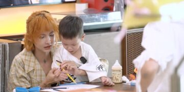 Emily mong con trai học được tính cách điềm tĩnh từ những tấm gương tốt xung quanh