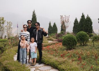 Đạo diễn Hoàng Nhật Nam và CEO Phạm Kim Dung cùng các con trải nghiệm du lịch tại Sa Pa