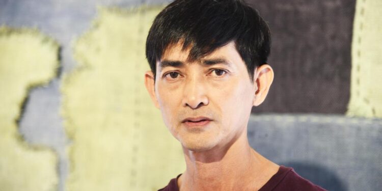 Hoàng Đăng Nghiêm vá khâu những tàn tích