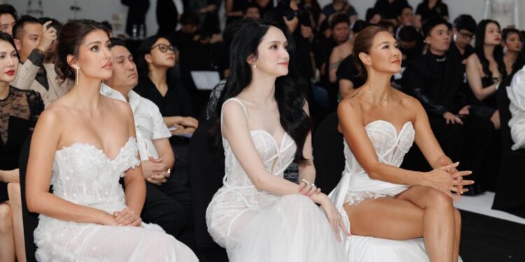 CEO – Designer Hương Phạm thiết kế BST “The Dreamy” trình diễn trên đất Mỹ