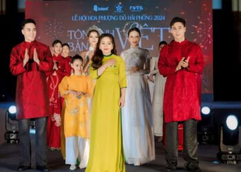 NTK Ngô Nhật Huy, Ruby Phạm, Huyền Trương cùng các NTK nổi tiếng và các Hoa, á hậu đình đám cùng hội tụ trong “Tôn vinh Bản Sắc Việt”