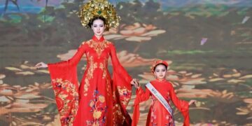 Ngọc Yến – Mẫu nhí 9 tuổi rạng rỡ cùng Hoa hậu Bảo Ngọc trên sàn diễn “Tôn vinh bản sắc Việt”