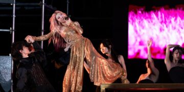 Vừa kết thúc showcase của nhóm, “all-rounder” Trang Pháp vẫn cân vũ đạo khó, hát live cực mượt mà