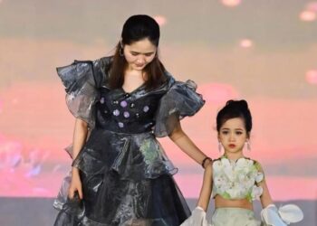 Ngọc Anh- Mẫu nhí 6 tuổi khiến khán giả tan chảy trên sân khấu “Tôn vinh bản sắc Việt”