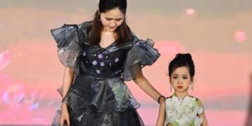 Ngọc Anh- Mẫu nhí 6 tuổi khiến khán giả tan chảy trên sân khấu “Tôn vinh bản sắc Việt”