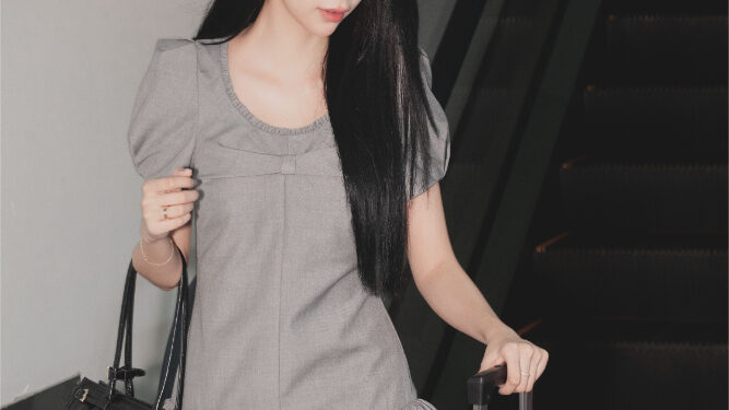 Nữ ca sĩ Việt đầu tiên được Prada mời dự event quốc tế gọi tên Phí Phương Anh