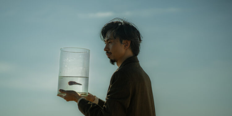 Đen cùng chú cá nhỏ kể hành trình kết nối tình bạn trong MV FRIENDSHIP