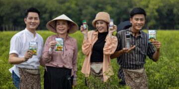 Kim Xuân, Nguyễn Phi Hùng làm mẹ con trong phim ngắn về gia đình