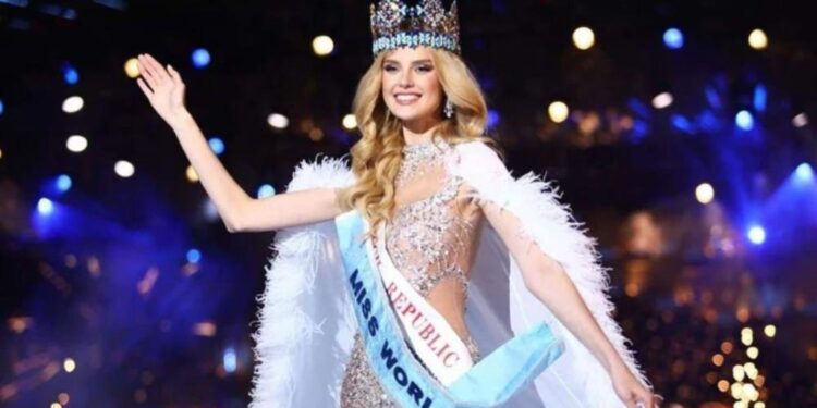 Đạo diễn Hoàng Nhật Nam công bố đương kim Miss World 2024 và Mr World 2019 đến Việt Nam dự show thời trang Vietnam Beauty Fashion Fest