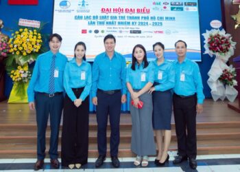 Chào mừng Đại hội, CLB Luật gia trẻ TPHCM khen thưởng Hội viên xuất sắc và bầu Ban chấp hành nhiệm kỳ mới (2024-2029) 