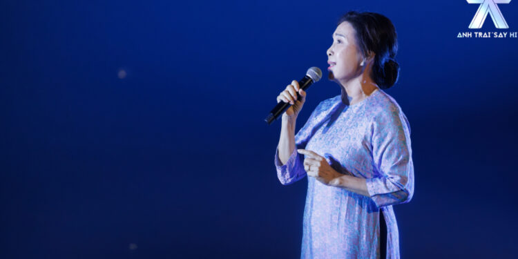 Tập 10 Anh Trai “Say Hi”: NSND Kim Xuân nghẹn ngào trong màn kết hợp đặc biệt cùng team Anh Tú Atus trong Bao Lời Con Chưa Nói