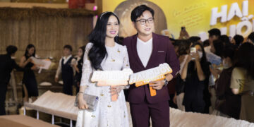 Hà Phương trẻ trung, diện cây hàng hiệu sánh bước bên “người tình sân khấu” – Trần Sang”