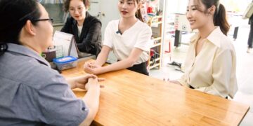 Dự án “Wheel Of Share – Bánh xe Nhỏ”” của Xuân Hạnh kết hợp với “Dream of Vietnam” của Ngọc Châu