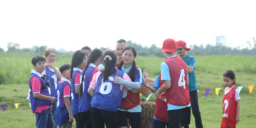 Lâm Vỹ Dạ “đứng hình” vì Hứa Minh Đạt phá đám khi chơi trò chơi