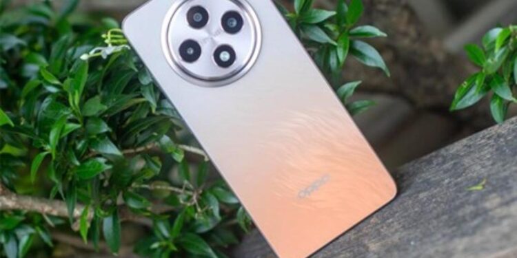 OPPO Reno12 F 5G: Tân binh tầm trung đầy cá tính, chinh phục giới trẻ!