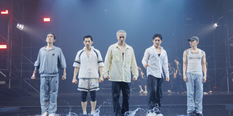 Tiến Luật xúc động vì những ý tưởng của mình được mọi người đón nhận