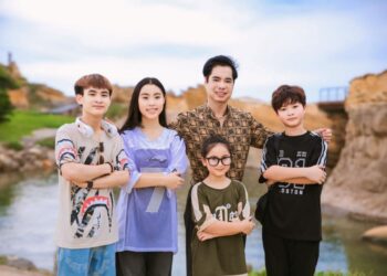 Vừa lập thành tích xuất sắc, Phong Thiên lại gây ấn tượng khi hát ở Đài Loan