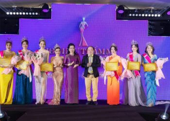 Doanh nhân Phạm Thị Hương đoạt danh hiệu Nữ Hoàng Trà Hiếu Đạo danh giá