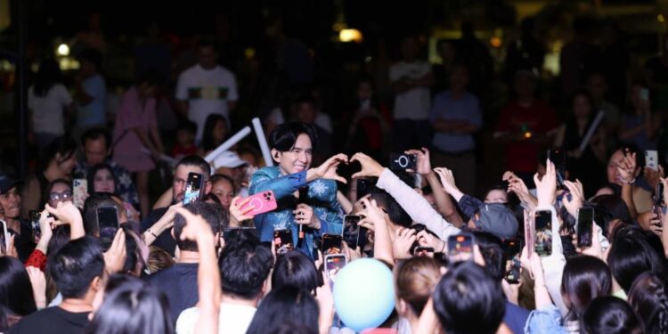 Đan Trường chia sẻ về người dân miền Bắc, khán giả hải ngoại có hành động bất ngờ