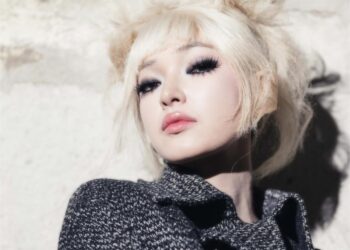 “Nức nở” đại diện Việt Nam trên hàng ghế đầu của Hermes và Yohji Yamamoto