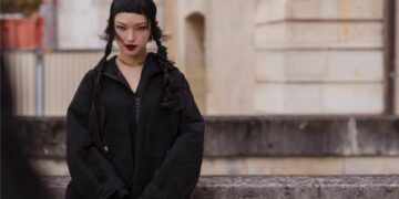 Châu Bùi ngồi hàng ghế đầu, hội ngộ Jisoo tại show Dior