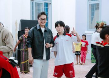 Tính Phan – Quản lí của CiiN và Ngô Đình Nam tại công ty Grammy Music Vietnam chia sẻ về thị trường nhạc Việt