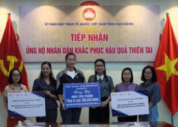 Quế Anh, CEO Phạm Kim Dung và dàn hoa hậu Sen Vàng tiếp nối hành trình chung tay khắc phục hậu quả bão lũ