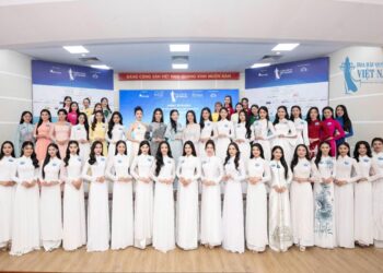 Thạc sĩ, MC song ngữ, giảng viên đại học đổ bộ Hoa hậu Quốc gia Việt Nam                                                        