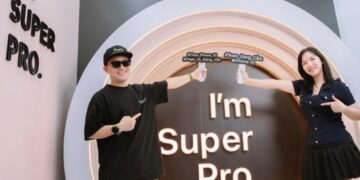 Trước thềm concert “Anh trai vượt ngàn chông gai”, Đinh Tiến Đạt được vợ tặng quà đặc biệt