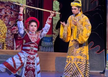 Bình Tinh chinh phục khán giả với vai Bùi Thị Xuân trong vở “Tây Sơn nữ tướng”