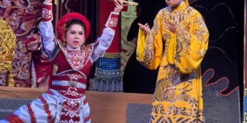 Bình Tinh chinh phục khán giả với vai Bùi Thị Xuân trong vở “Tây Sơn nữ tướng”