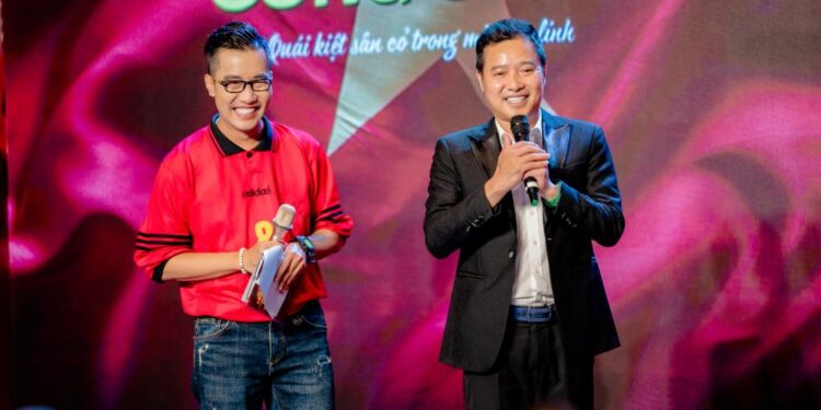  Dàn anh trai của “Anh trai vượt ngàn chông gai” đến chúc mừng danh thủ Hồng Sơn ra mắt sách